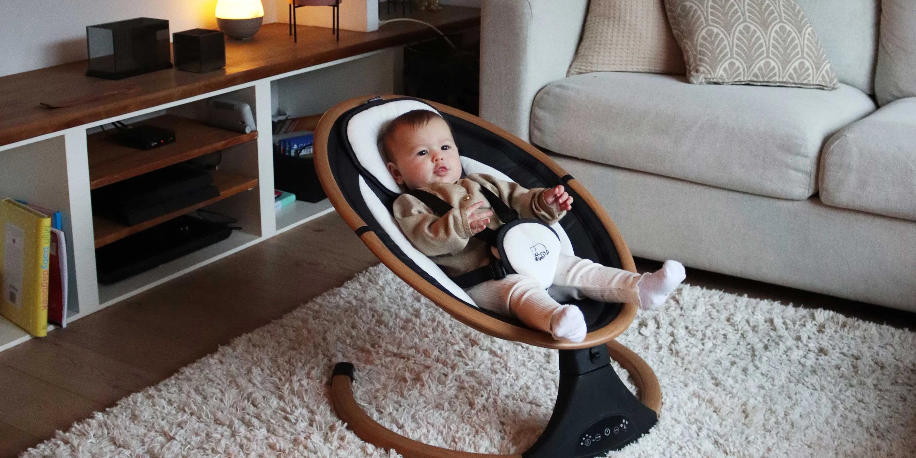 Mecedoras y Columpios, image size:3200x1600