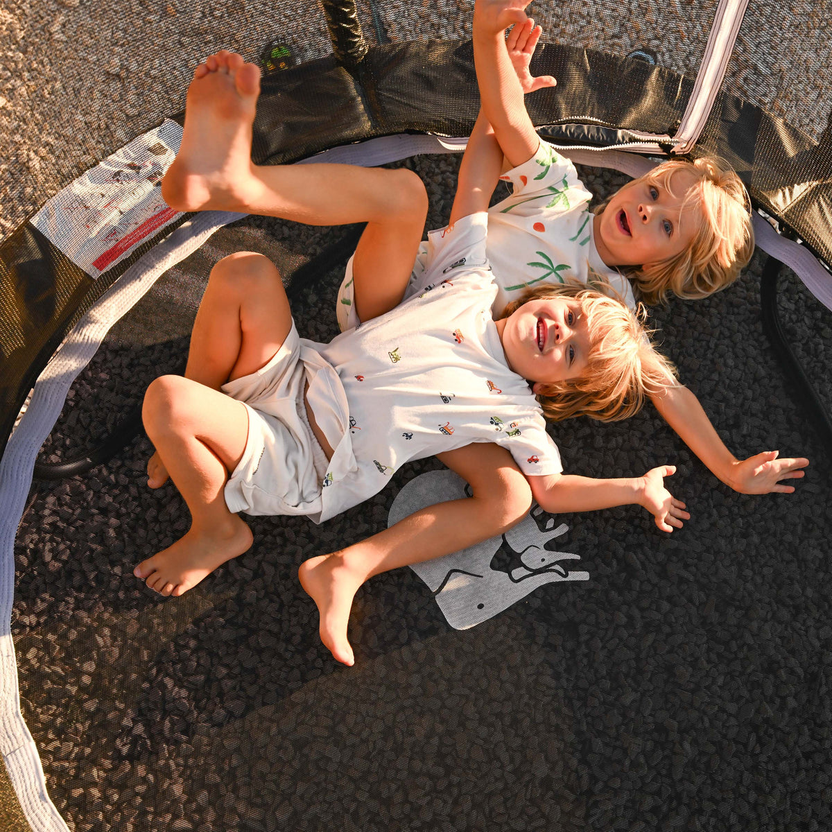 Trampolino per bambini da 183 cm con rete di sicurezza e scaletta - Nero