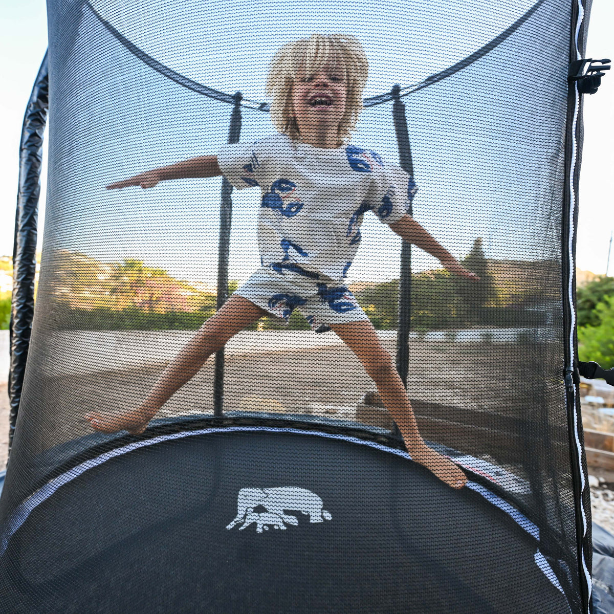 Trampolino per bambini da 183 cm con rete di sicurezza e scaletta - Nero