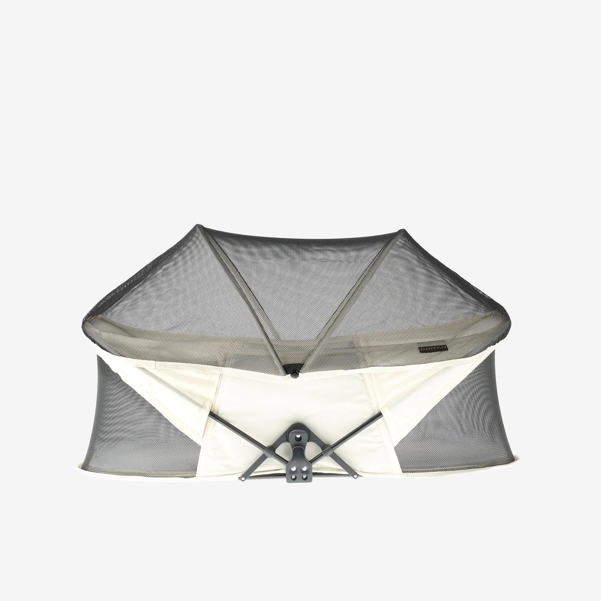 Infant Deluxe reisbed met aluminium frame compact opgevouwen klaar voor transport geschikt tot 1,5 jaar