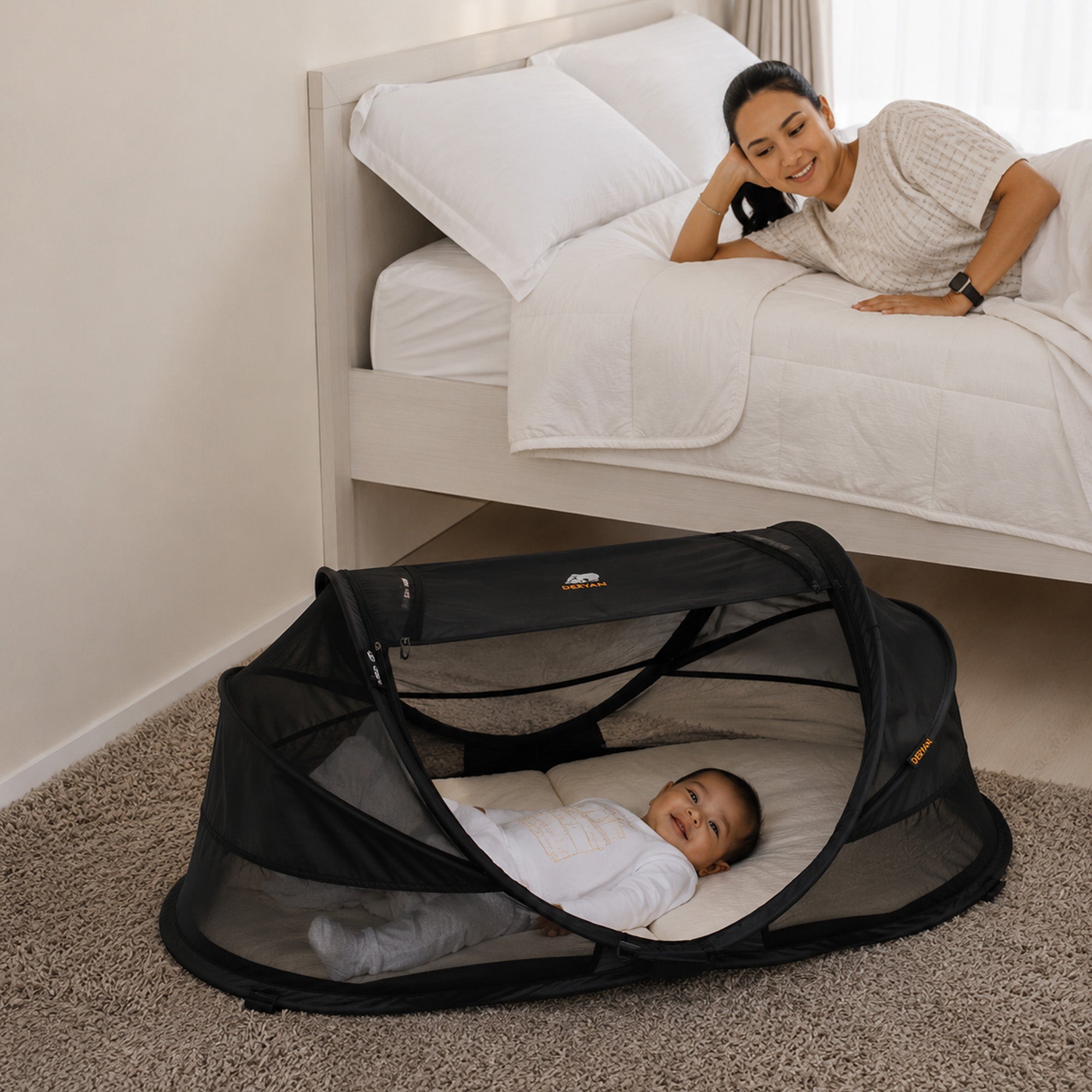Baby Luxe Zwart reisbed pop-up met 50% UV-bescherming en muggennet <1 mm