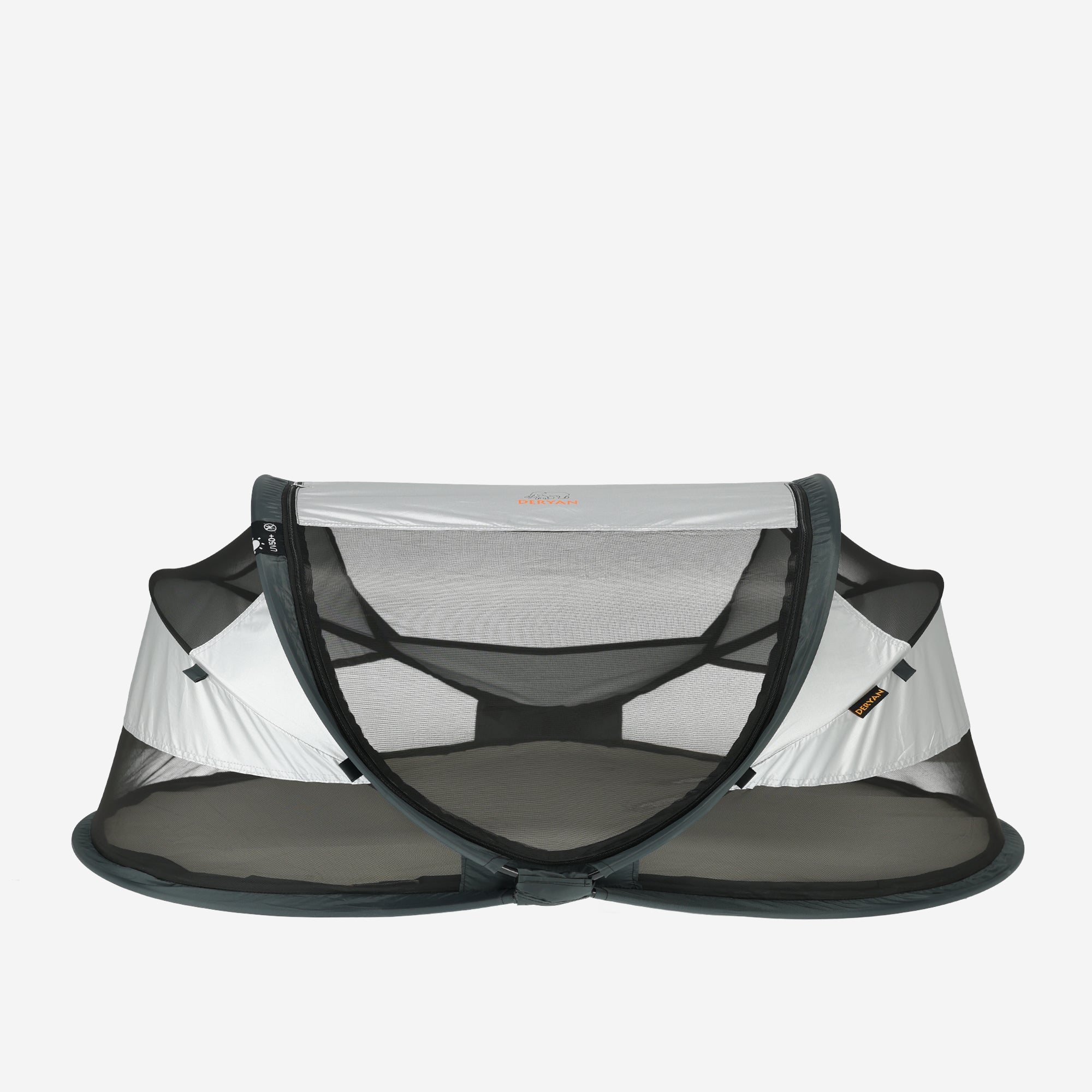 DERYAN Baby Luxe Silver - modern lightweight pop-up travel cot under €100. With integrated mosquito net and 50% UV protection. Ideal for travelers and young families. Compact, stylish and ready to use within seconds.