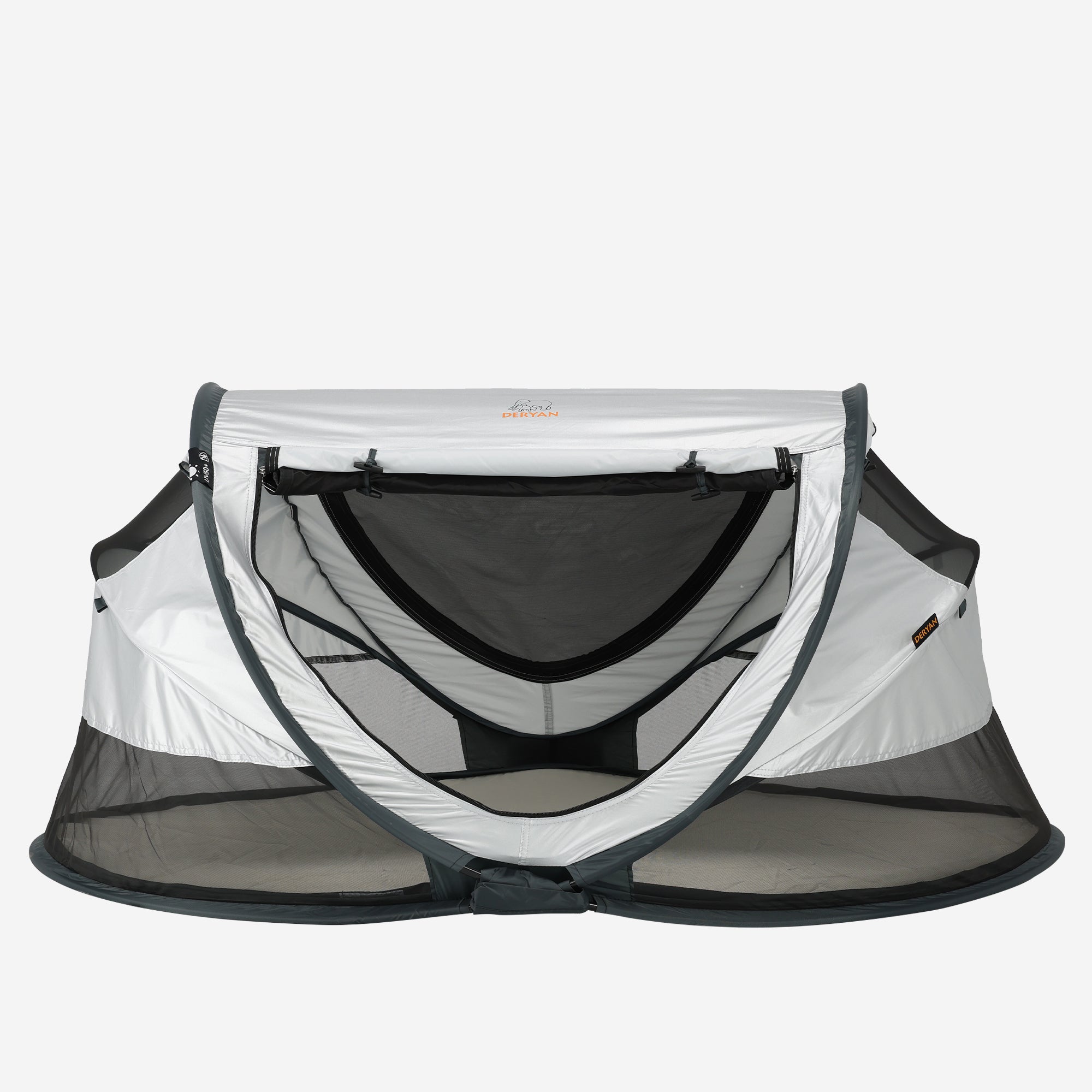 Toddler Luxe Silver - nowoczesne łóżeczko turystyczne z moskitierą i ochroną UV50, poniżej 100 €. Lekkie, oddychające i gotowe w 2 sekundy; kompaktowe do przenoszenia. Idealne w podróży i na zewnątrz.
Słowa kluczowe: Toddler Luxe Silver, poniżej 100 €, szare łóżeczko turystyczne dla malucha, wyskakujące łóżko kempingowe, ochrona UV50, lekkie łóżeczko dla malucha, namiot DERYAN .