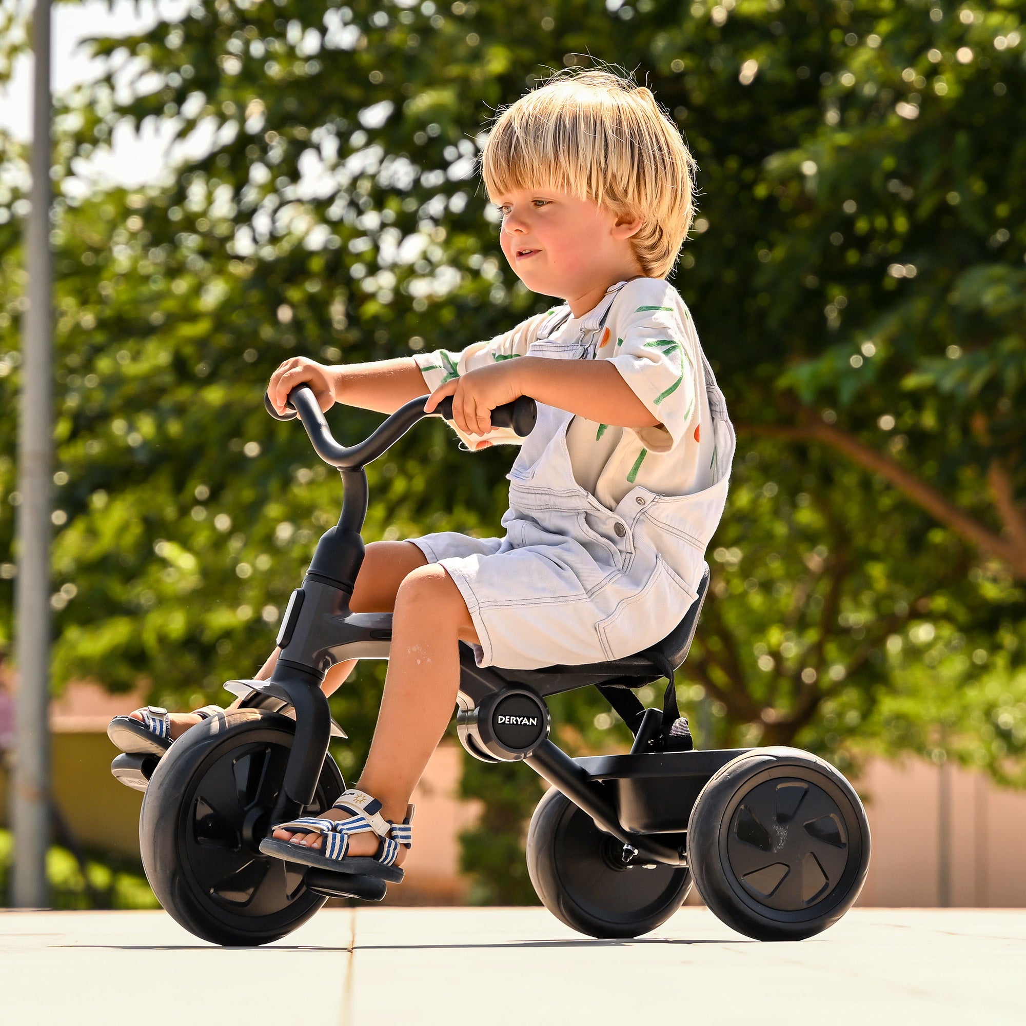 Drifter Tricycle with push bar Black
