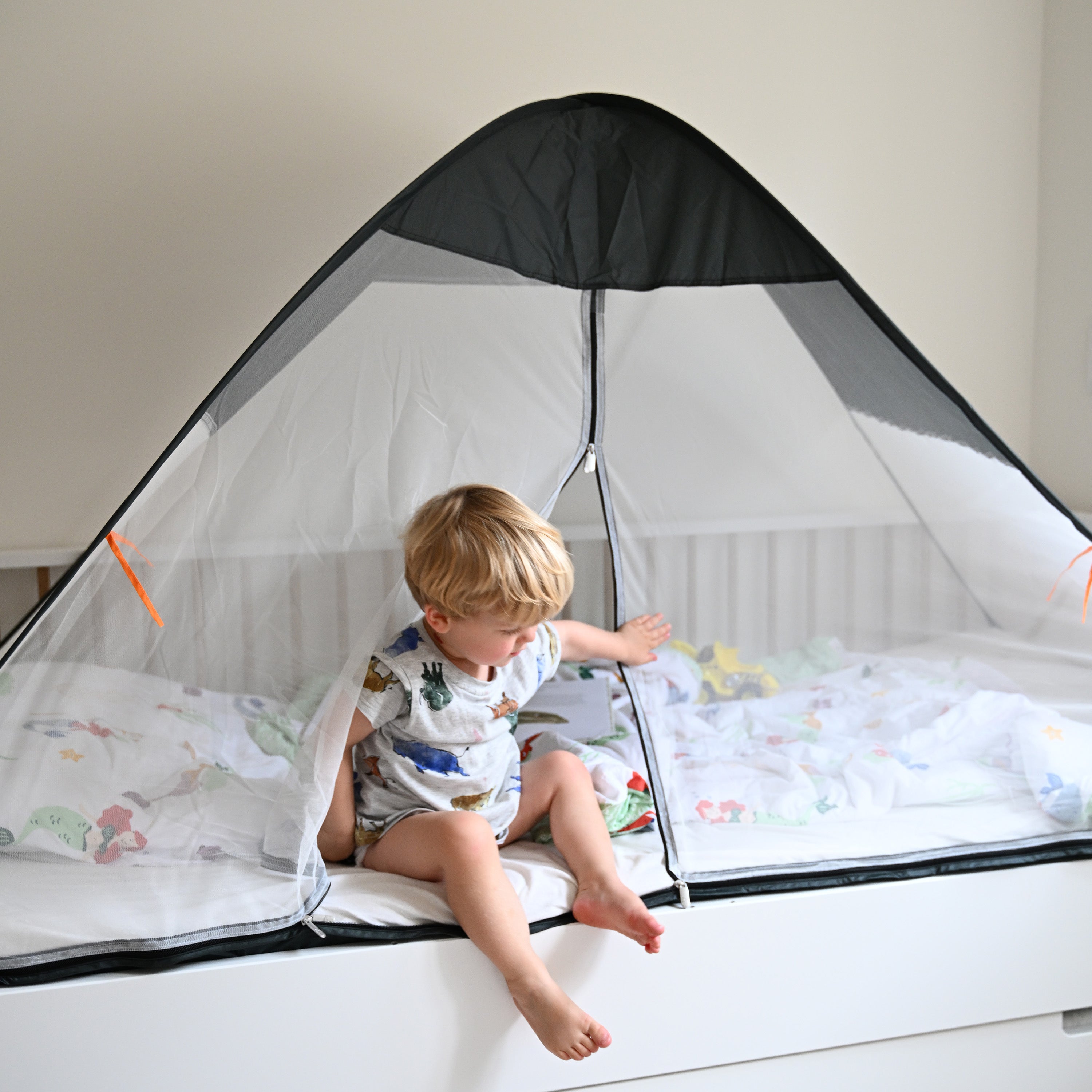 pop up bed tent Pop-Up 200x90 Gray madd gear origins Campingplatz Camping Hörnum in COLOR OPTION:Clear Lens Setting up is fast