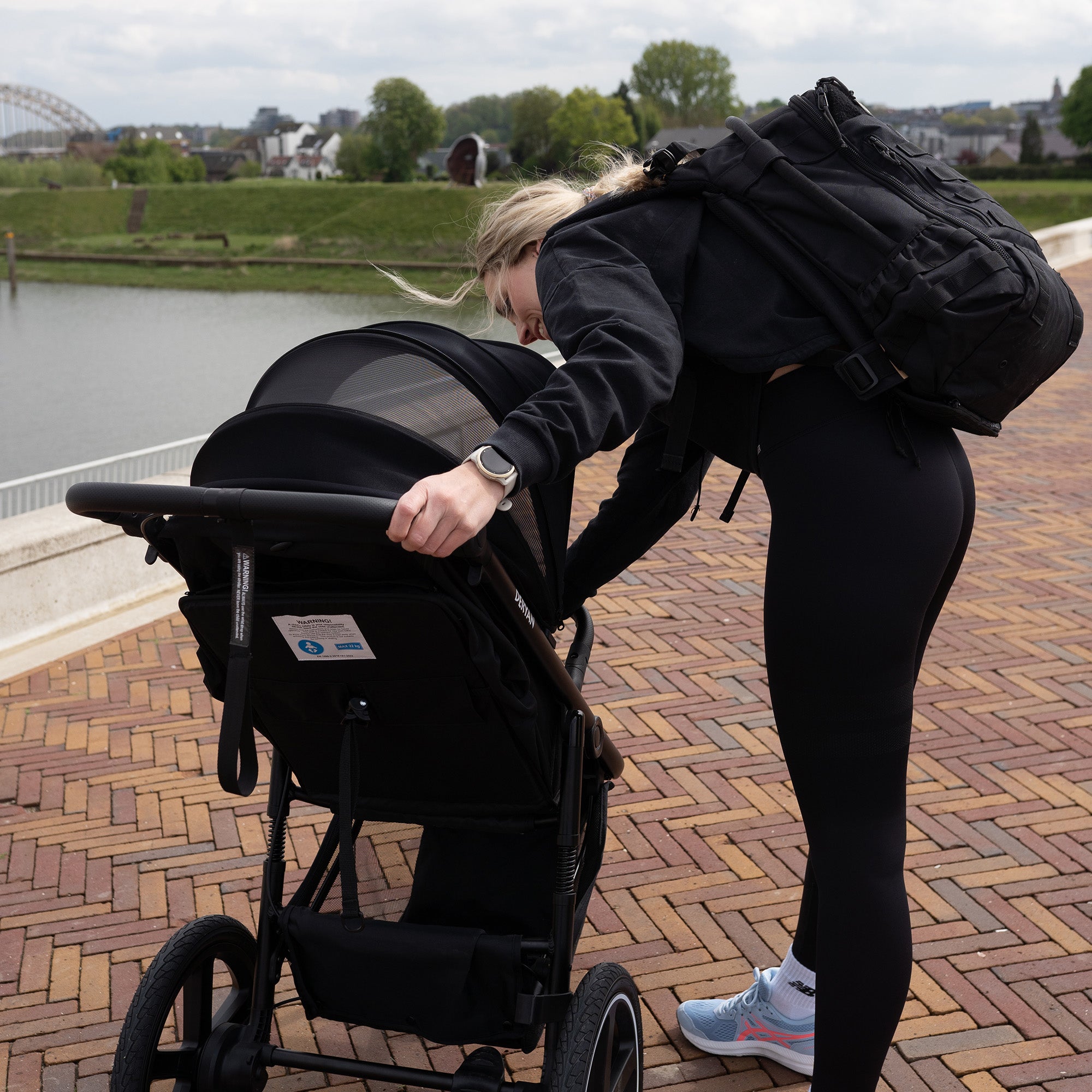 Bolt Jogging Stroller Black