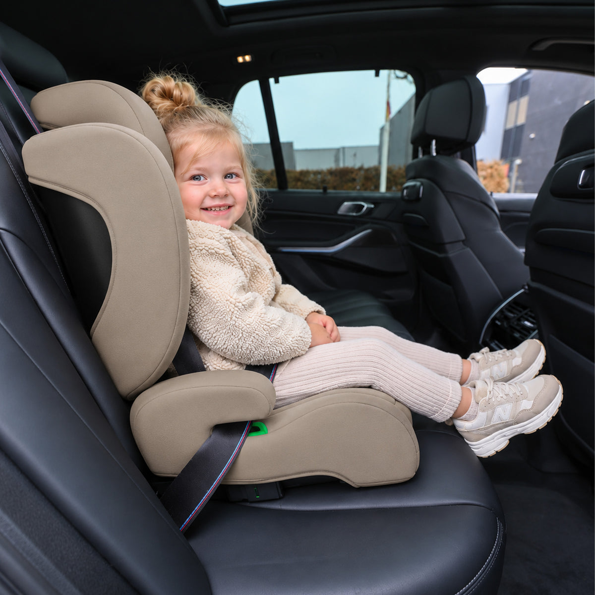 Charlie Basic i-Size Car Seat 100–150 cm - Truffle Nougat