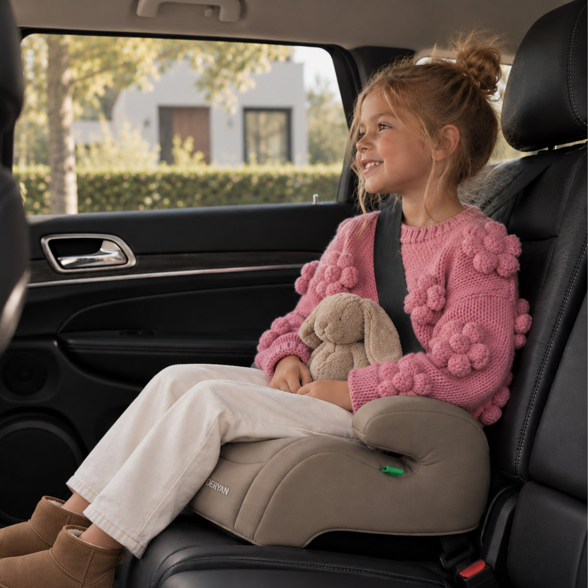 Charlie Basic i-Size Car Seat 100–150 cm - Truffle Nougat