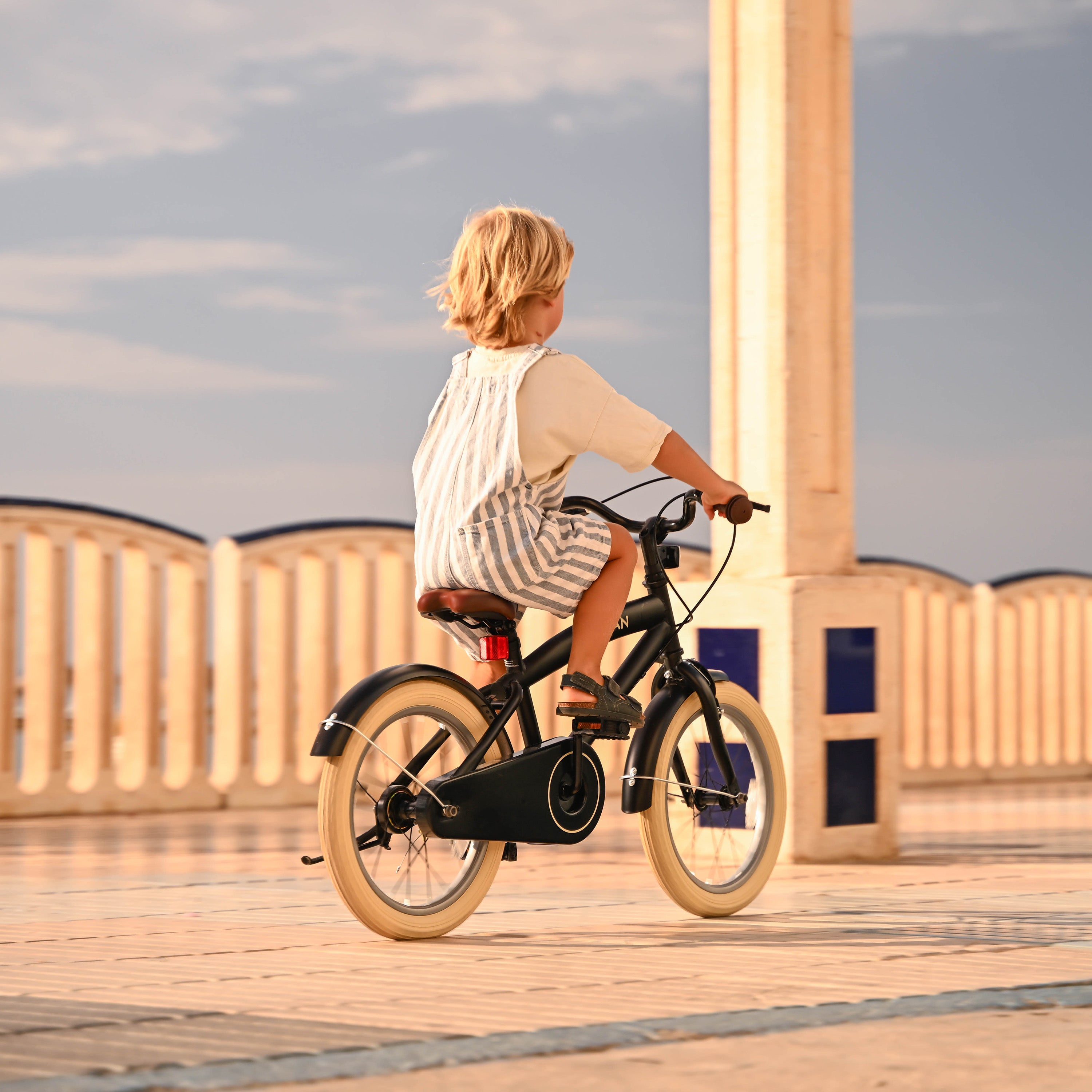 Coastline Kinderfiets met standaard - 16 Inch