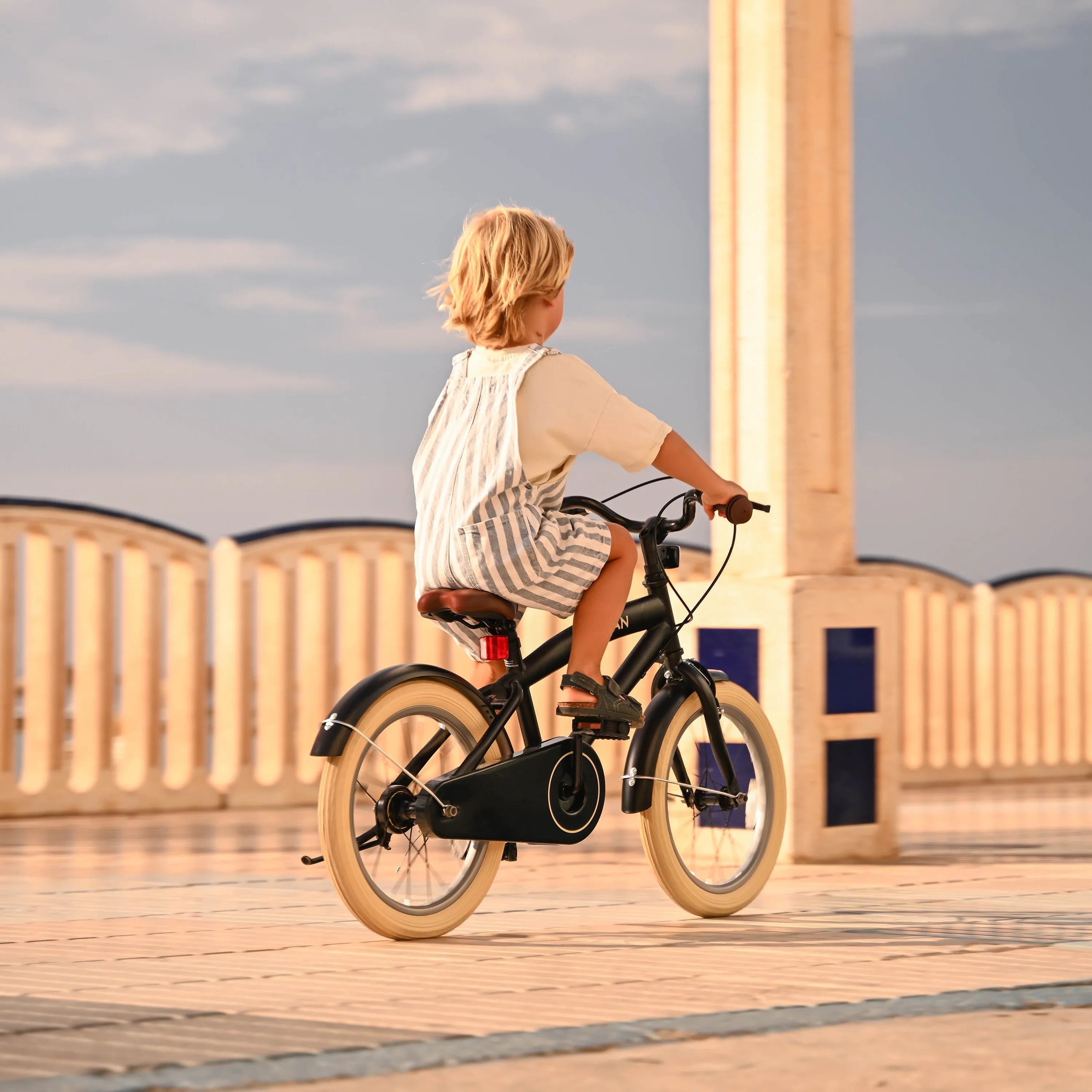 Bicicletta per bambini Coastline con cavalletto - 16 pollici