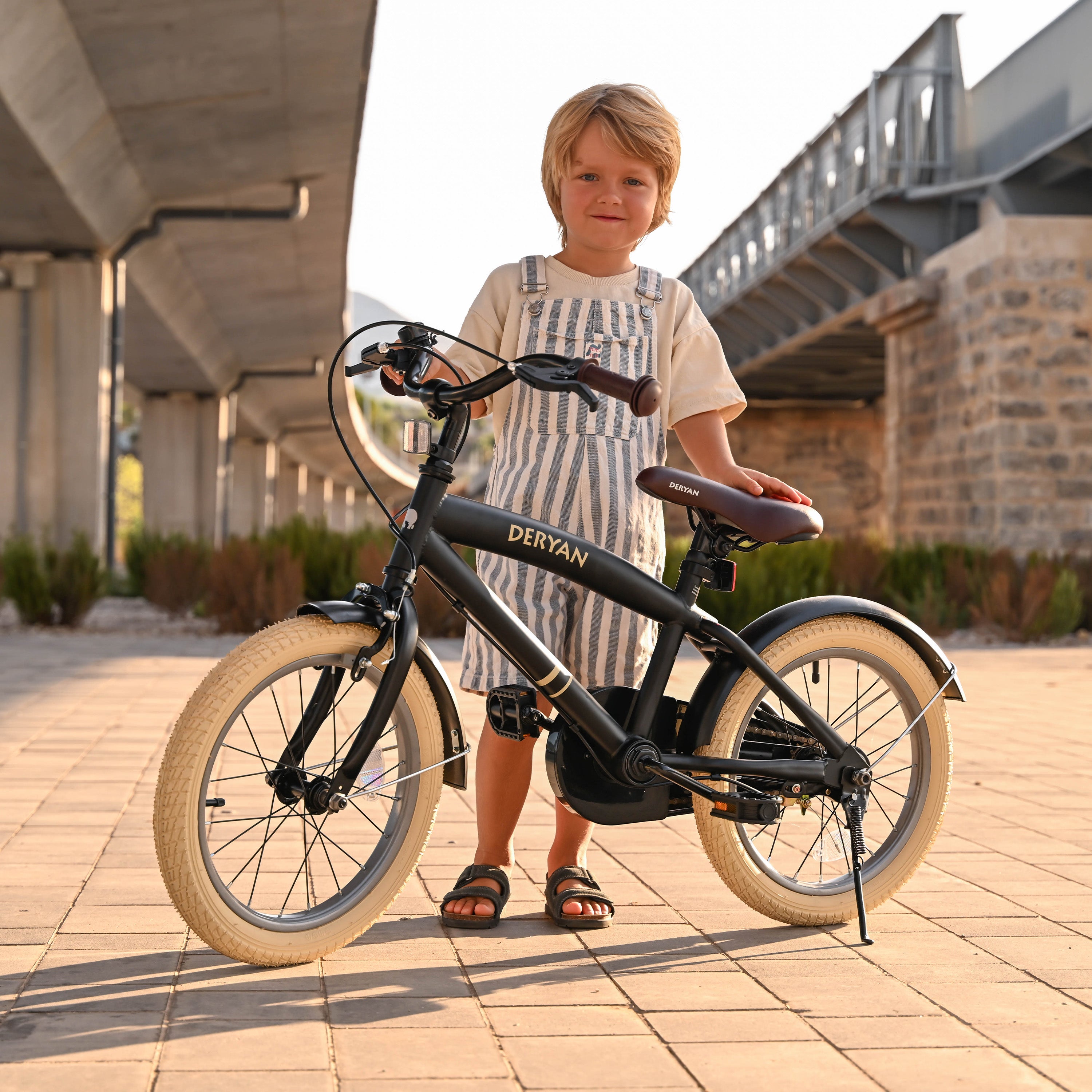 Coastline Kinderfiets met standaard - 16 Inch
