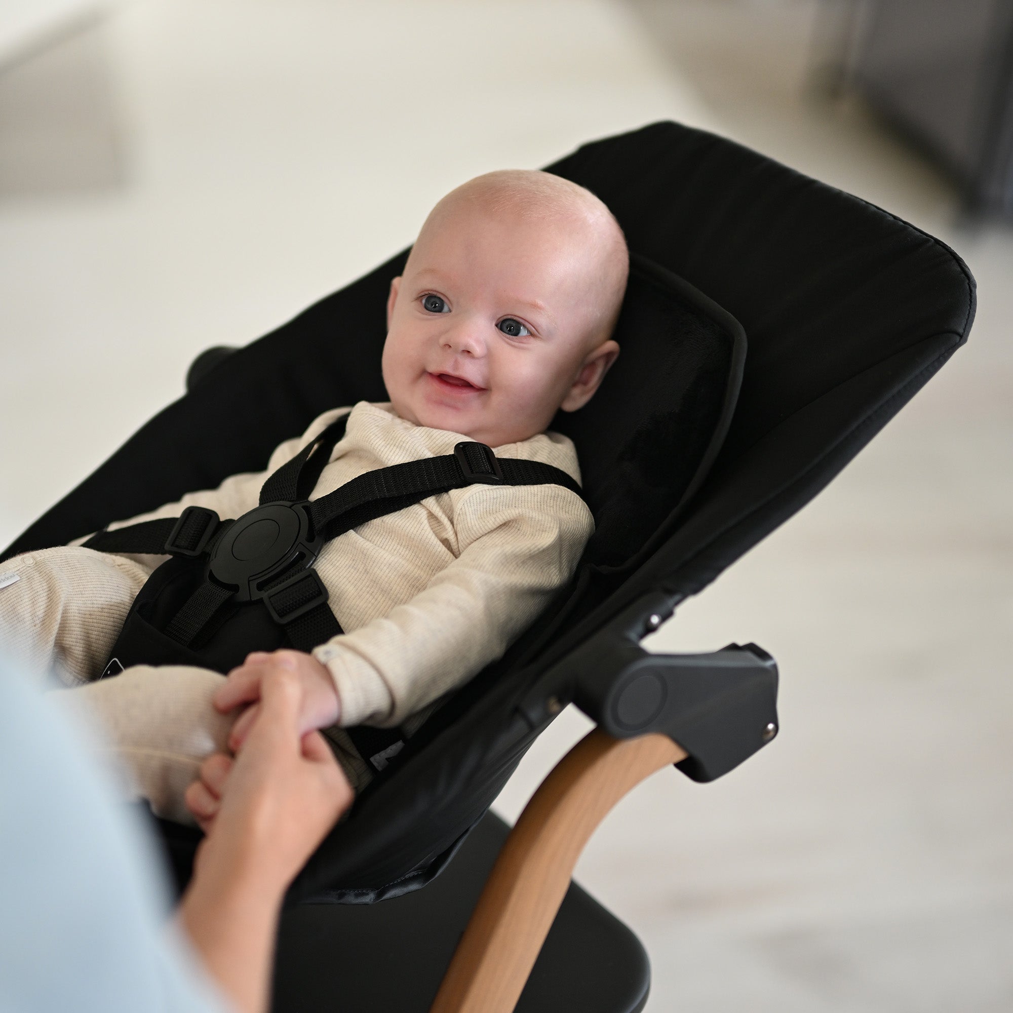 Curve Highchair