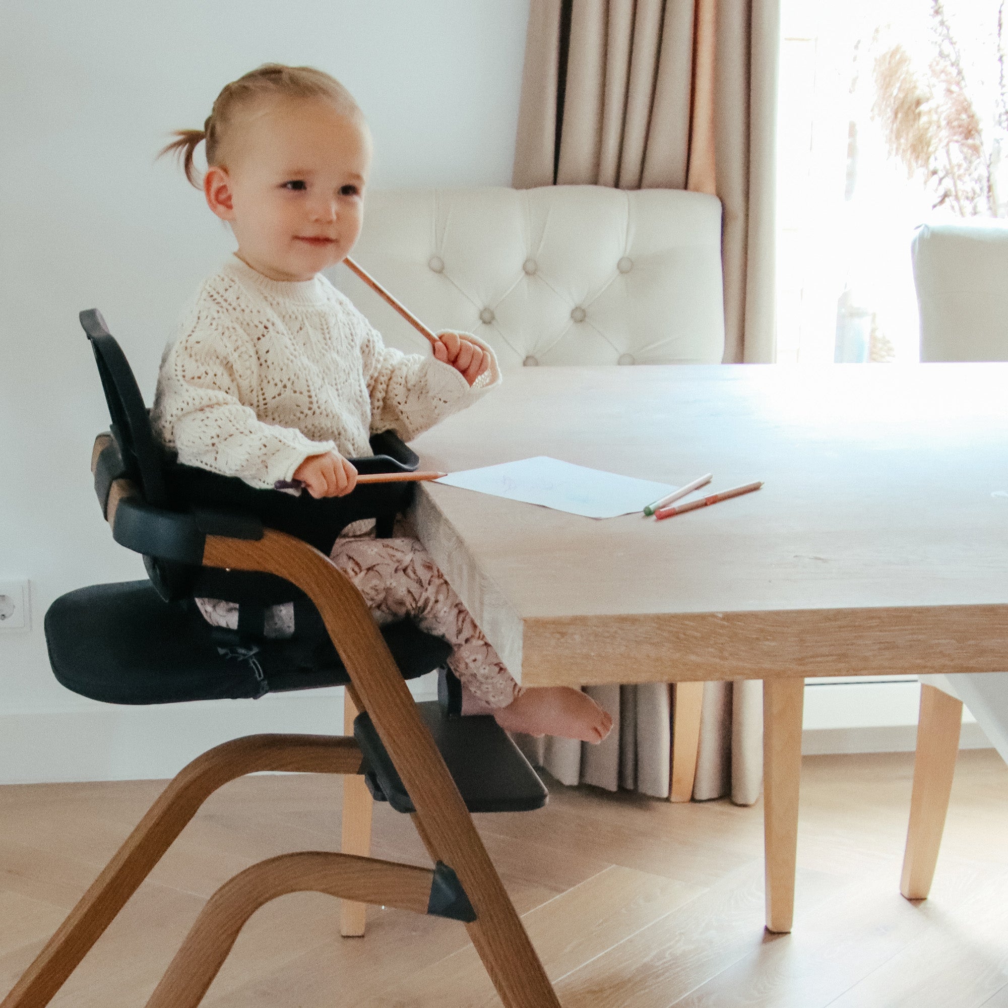 Curve Highchair