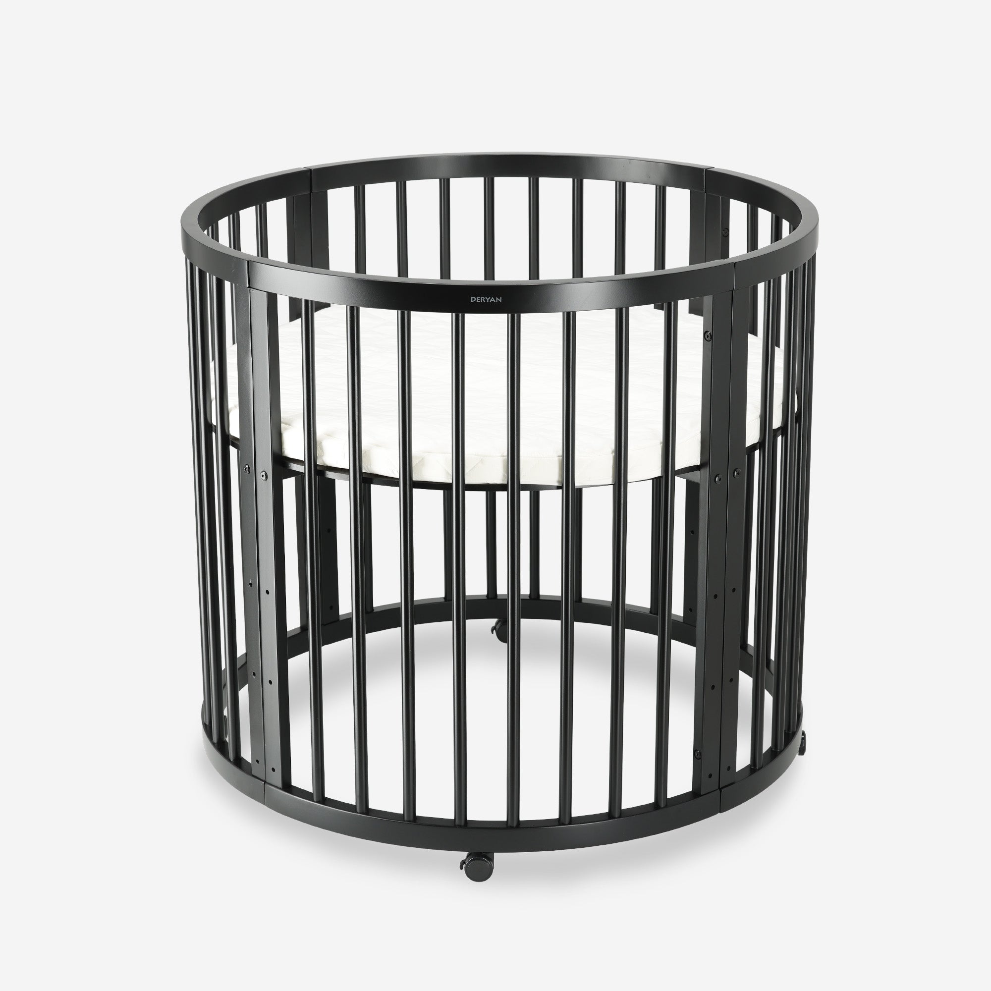 De DERYAN Willow houten box is bedoeld voor gebruik door baby’s en peuters tijdens spelen en rustmomenten. Het model is gemaakt van hout en heeft een ronde vorm met gesloten zijden. De box is geschikt voor gebruik binnenshuis.