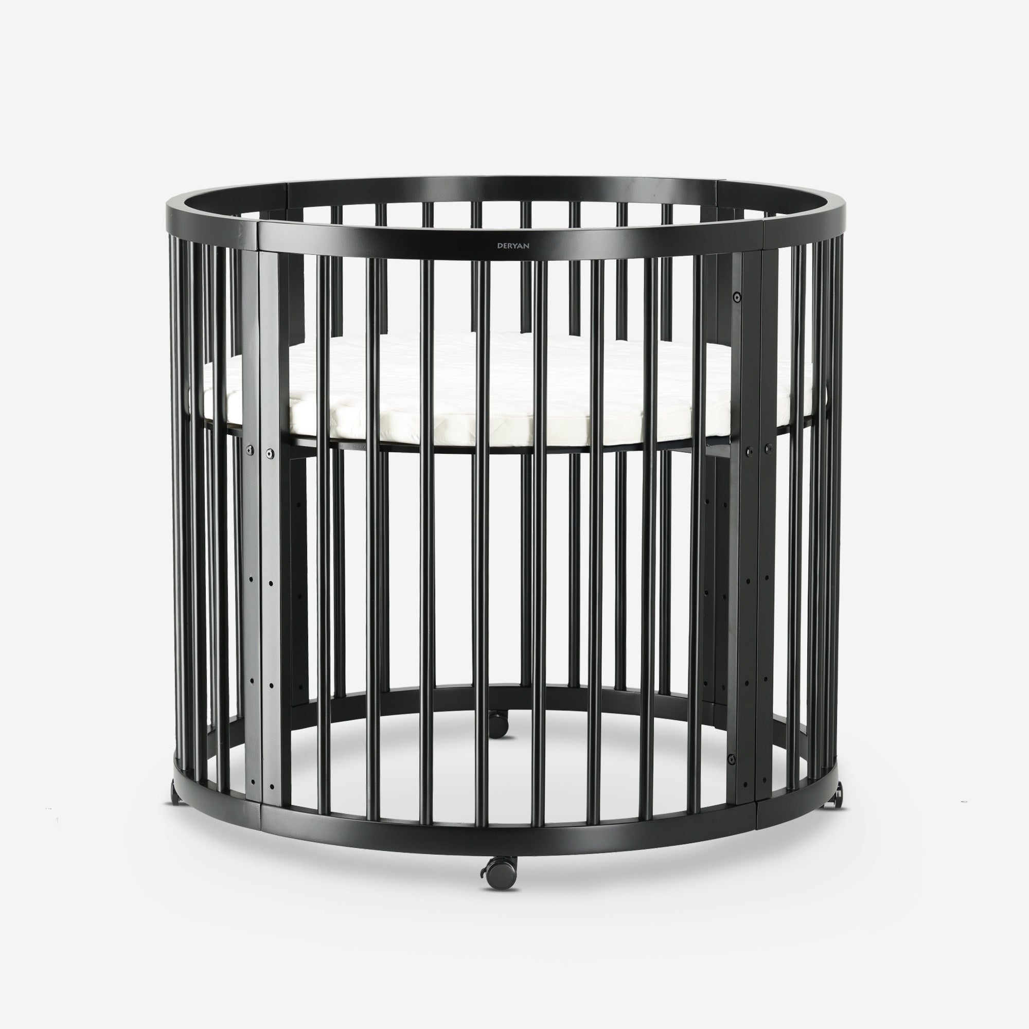 De DERYAN Willow houten box is bedoeld voor gebruik door baby’s en peuters tijdens spelen en rustmomenten. Het model is gemaakt van hout en heeft een ronde vorm met gesloten zijden. De box is geschikt voor gebruik binnenshuis.