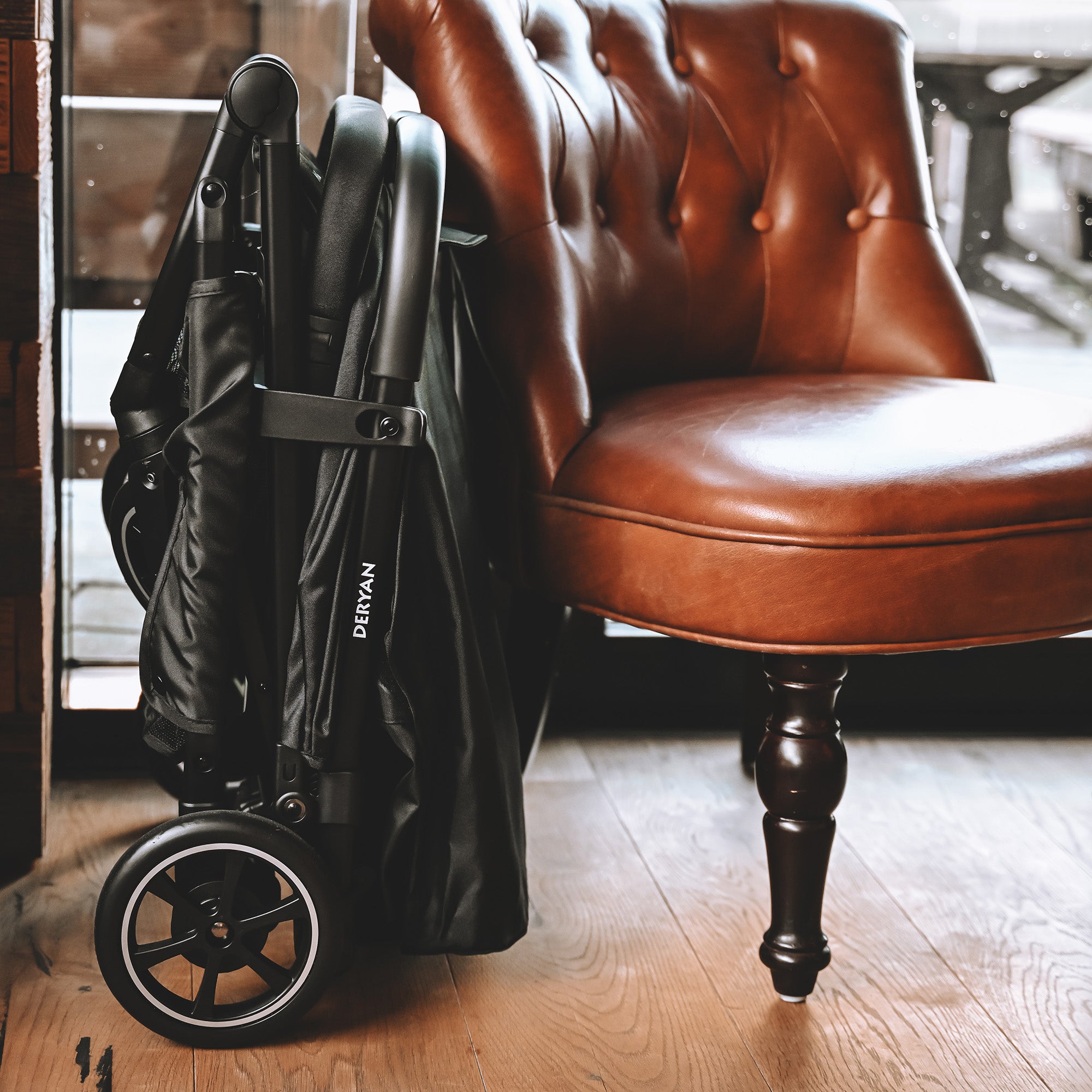 Easy Luxe Lightweight Buggy - Black