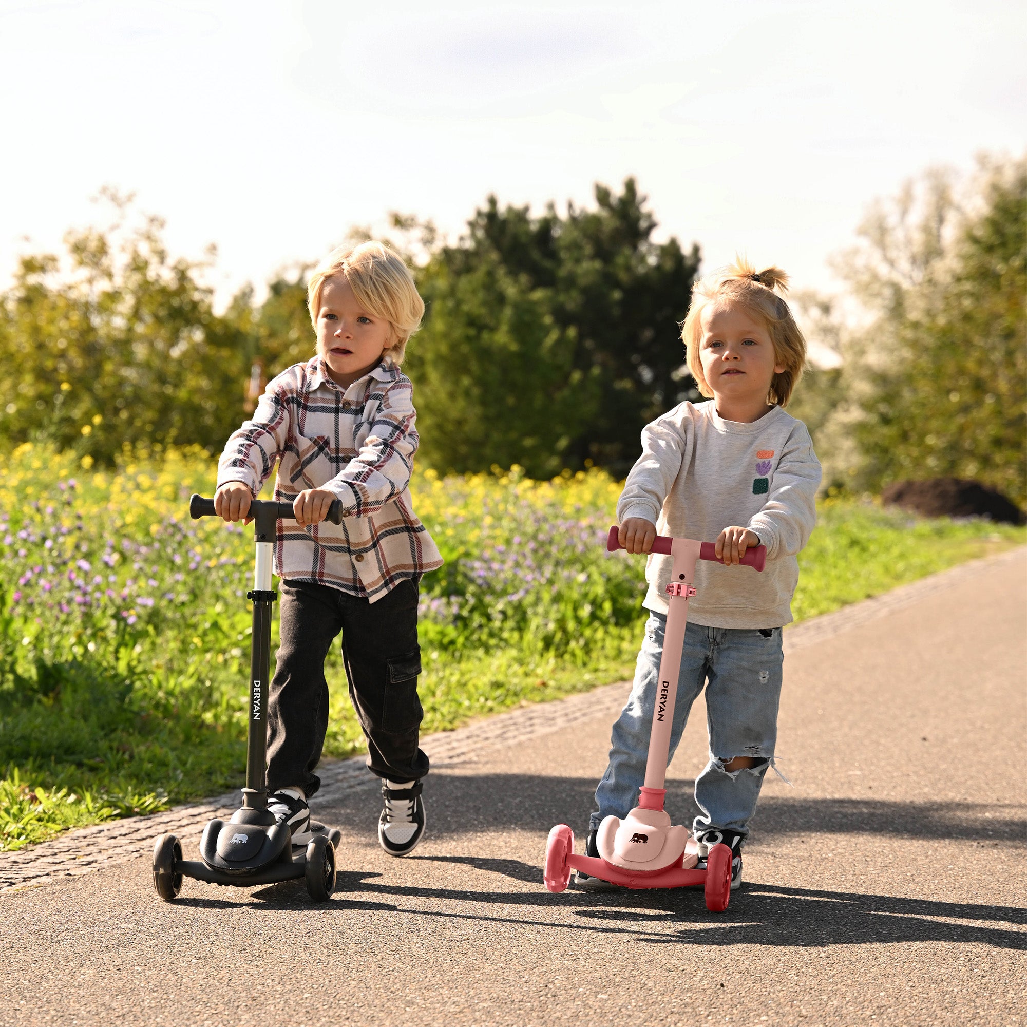 Harvey Kids scooter 3 wheels - age group 3+ - max 50kg - LED lights in the wheels - height adjustable 65-70-75-80 cm - Pink