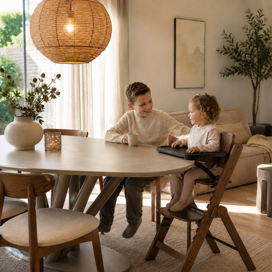 Silla infantil de madera Odin Luxe que se adapta al crecimiento del niño - Incluye bandeja - Silla infantil ajustable - Marrón cálido