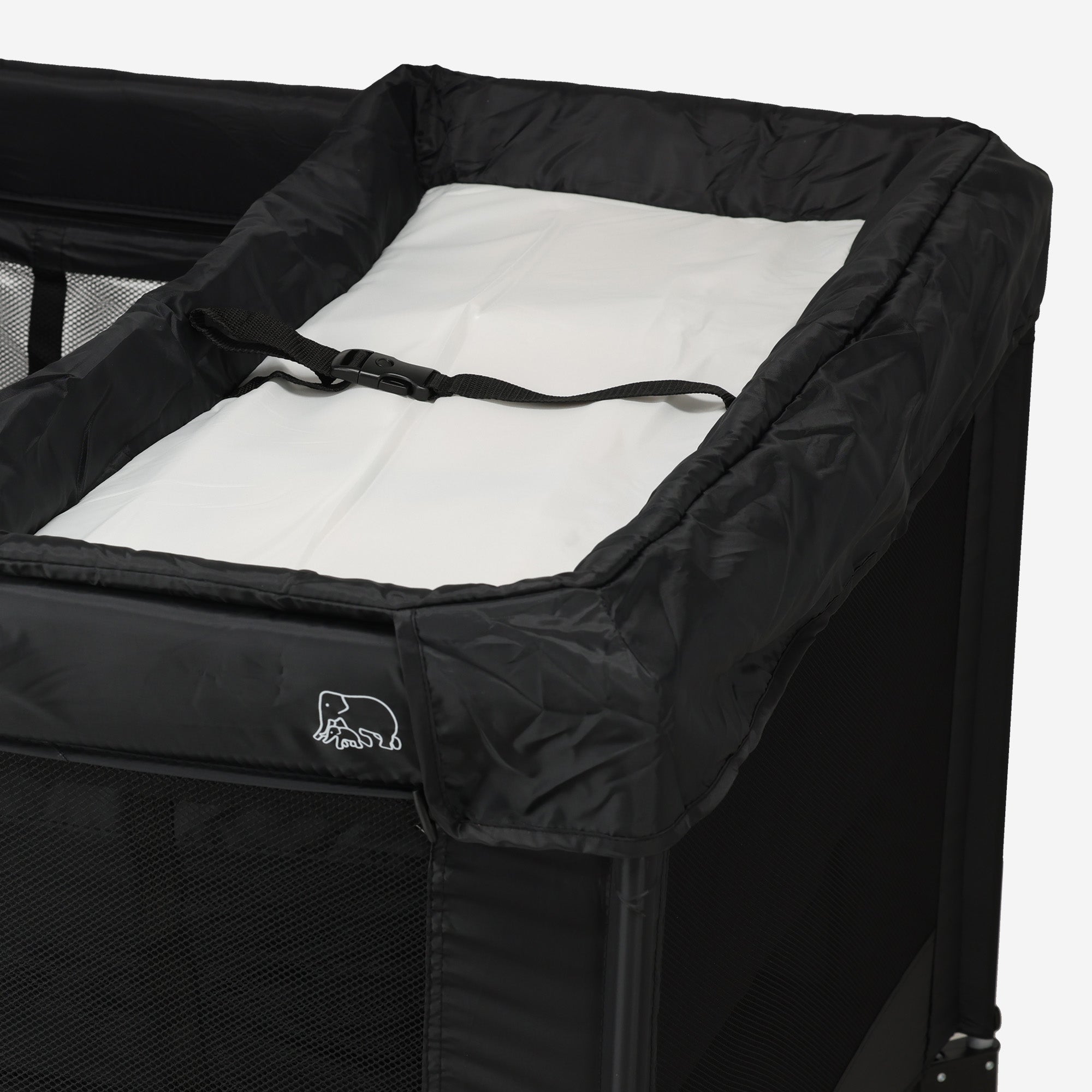 Sammenklappelig legeboks 100 x 100 cm – med pusleplade – sort