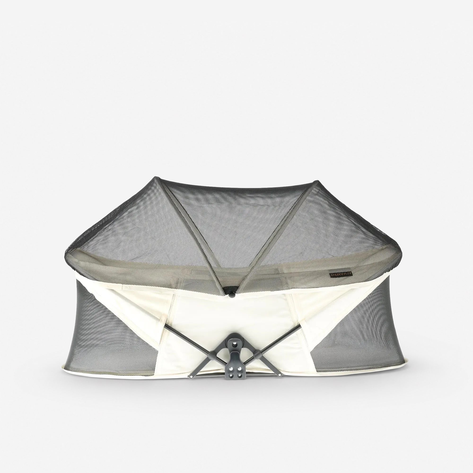 Infant Deluxe BabyBox reiseseng Cream med lett aluminiumsramme settes opp på 2 sekunder