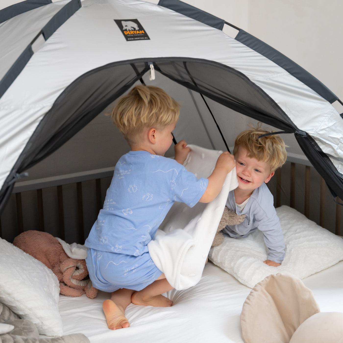 Deryan, Bedtent 200x90cm Systeem 1mm Klamboe Beschermt Uw Slapende Kind Tegen Insecten Inclusief Draagtas Creme Pop Up 1 Stuk 629196698 Deryan, Bedtent 200x90cm Systeem 1mm Klamboe Beschermt Uw Slapende Kind Tegen Insecten Inclusief Draagtas Creme Pop Up 1 Stuk 629196698