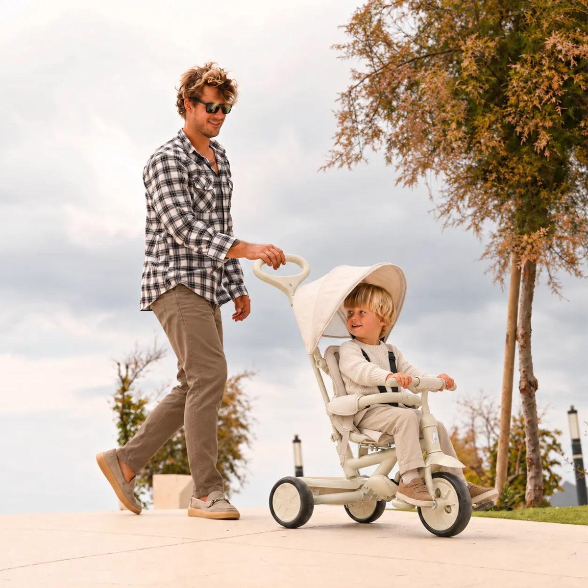 Adventurer Tricycle with Push Bar, Sand
