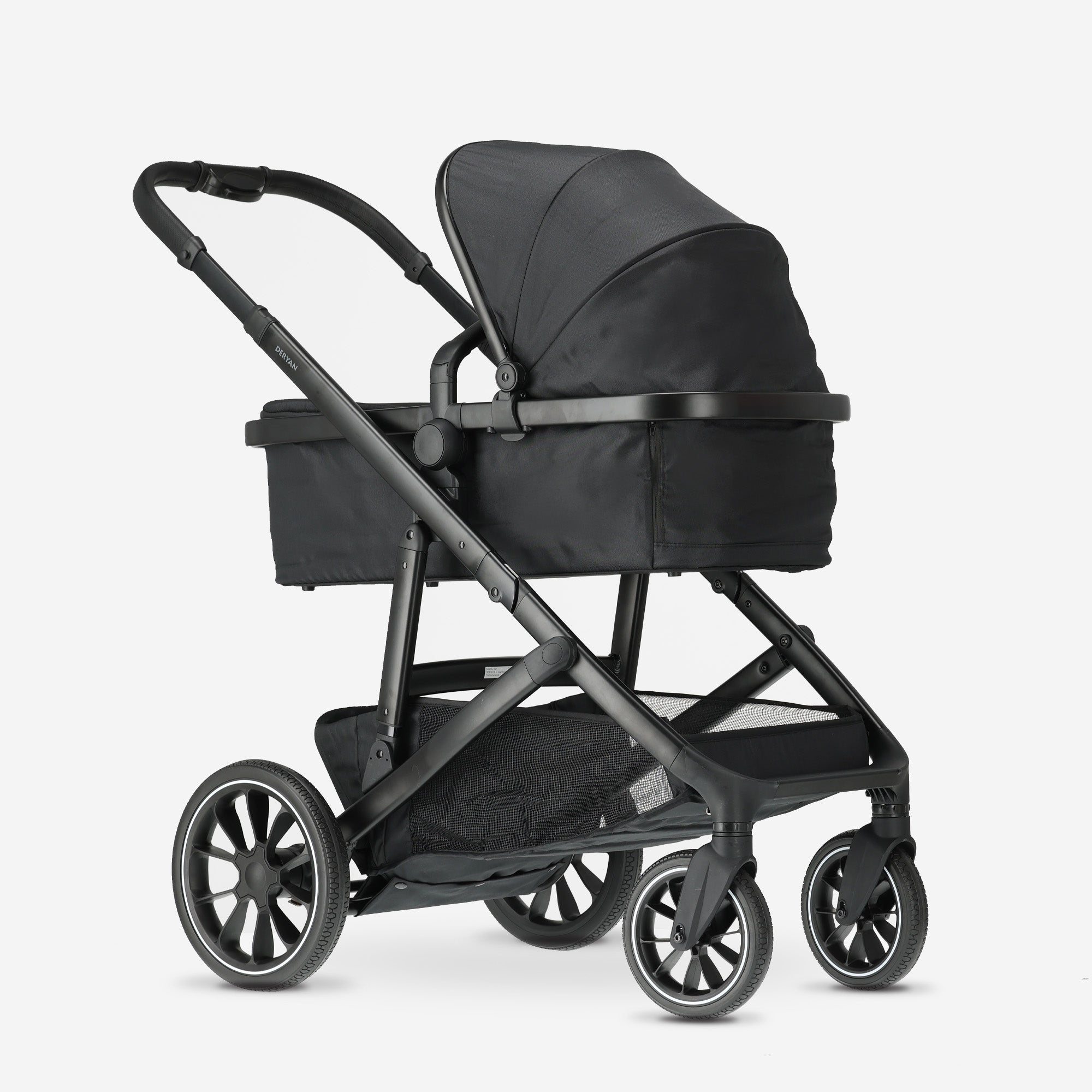 DERYAN EVY V2 Duo Kinderwagen Zwart – luxe 2-in-1 kinderwagen die met je gezin meegroeit. Met verstelbare zitjes, voetensteun en SPF50+ zonnekap biedt hij optimaal comfort. Dankzij het inklapsysteem met één hand, stevige vering en veiligheidsharnas ideaal voor dagelijks gebruik en reizen.