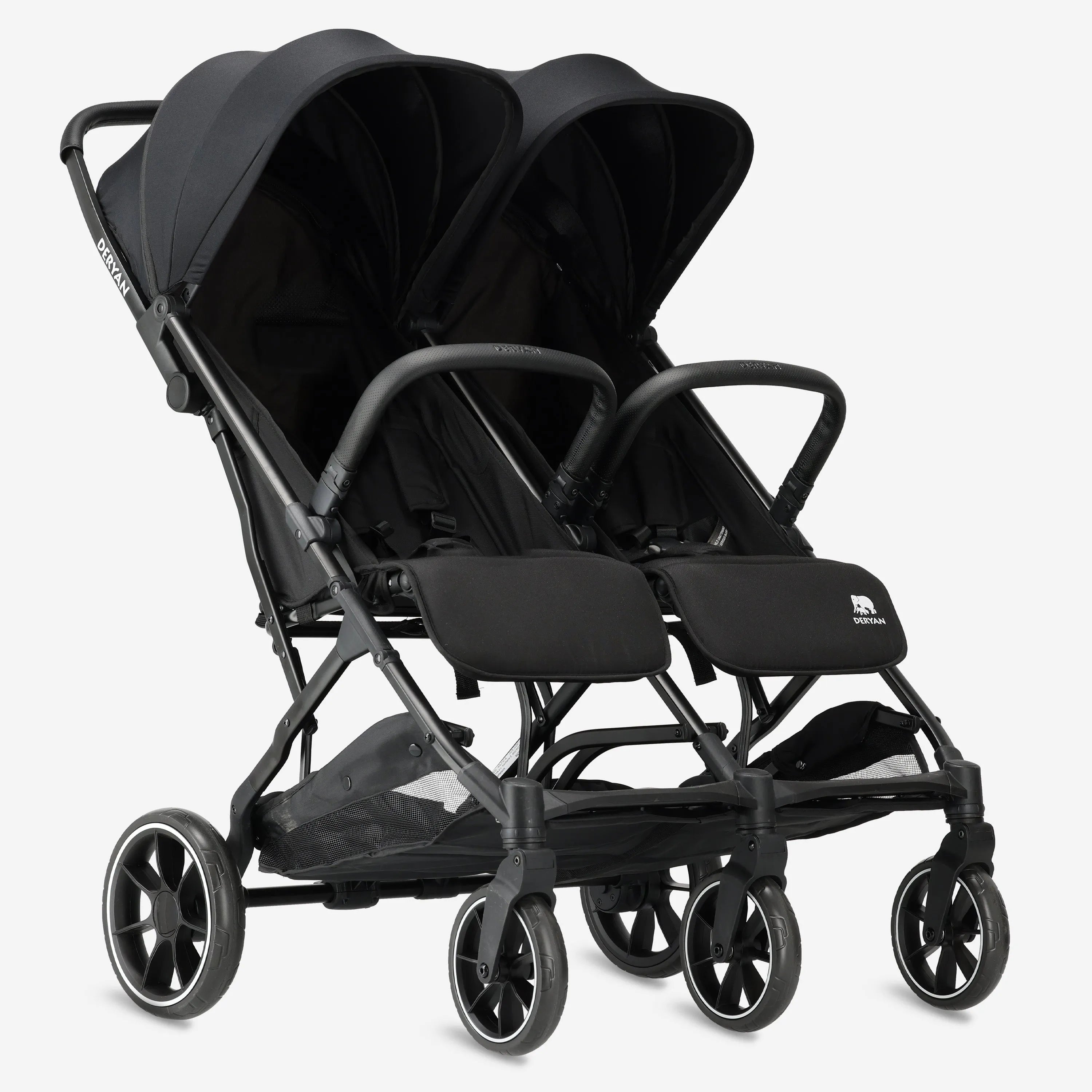 DERYAN Rolo DuoBuggy X2 XL Black – luksuriøs og lett barnevogn med plass til to barn. Takket være de store hjulene og fjæringssystemet er hver tur komfortabel. Kan foldes sammen med én hånd, er superkompakt og ideell for foreldre som ønsker kvalitet og bekvemmelighet. Nøkkelord: DERYAN Rolo DuoBuggy X2 XL Svart, duo-vogn, tvillingvogn, vogn for to barn, lett duo-vogn, kompakt vogn med fjæring, vogn med store hjul, tandemvogn